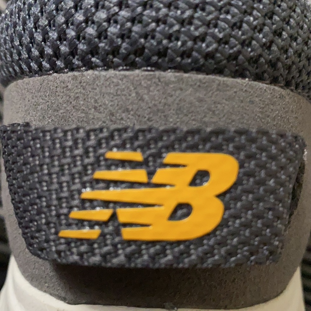 New Balance Sneakers size 10 width 4E Wide - Picture 13 of 13